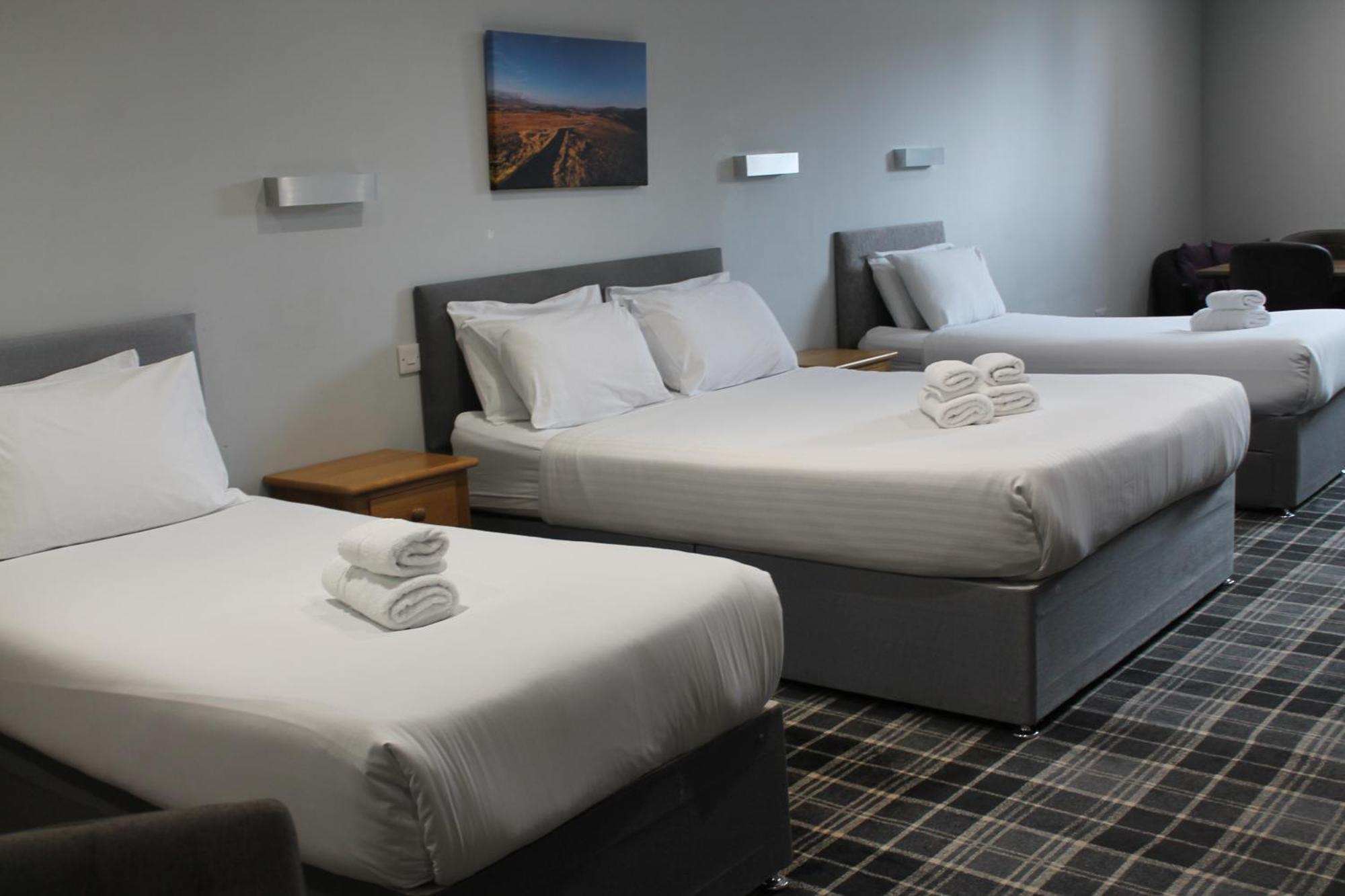 Crown & Bar Hotel